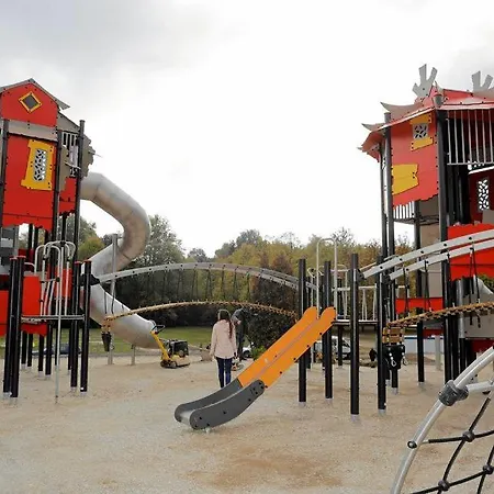 Apartment Tilia - Orientarium,aquapark Fala,atlas Arena & Park