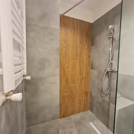 Apartment Tilia - Orientarium,aquapark Fala,atlas Arena & Park *